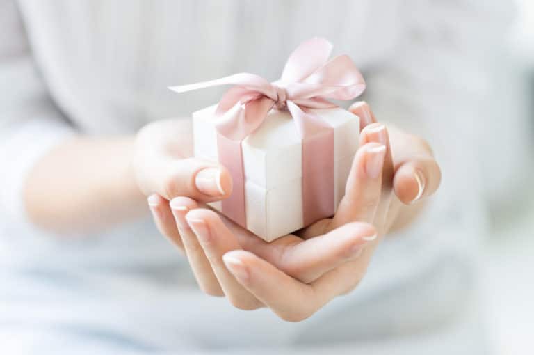 Travailleur indépendant : offrez un cadeau à vos clients