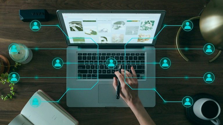 Les outils commerciaux essentiels à utiliser pour développer votre activité en ligne