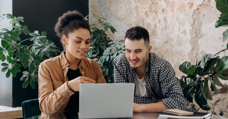 Comment gérer efficacement les aspects financiers en freelance ?