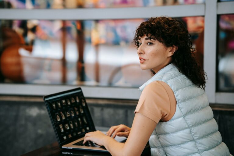 Comment assurer une communication efficace en freelance ?