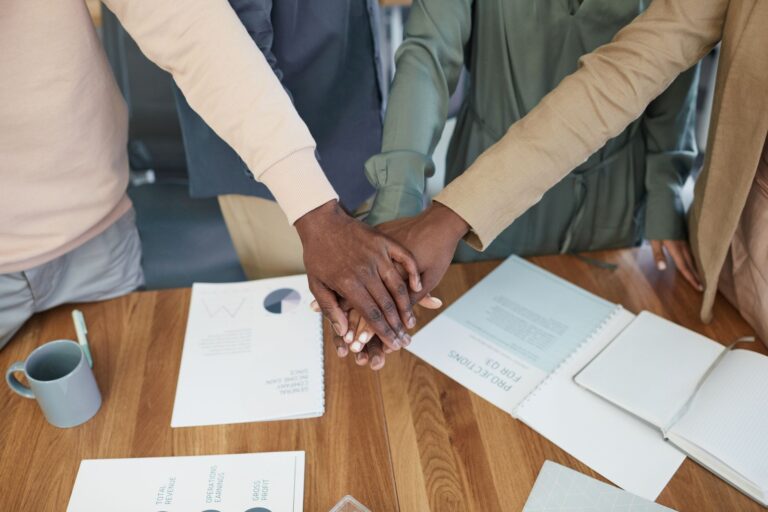 Comment établir des partenariats stratégiques en tant que freelance ?