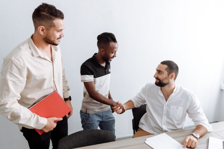 Comment adopter une attitude pro-active pour trouver des opportunités en freelance ?
