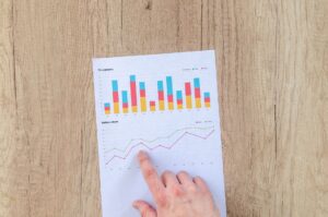 Quels sont les outils indispensables pour suivre et analyser sa performance en freelance ?