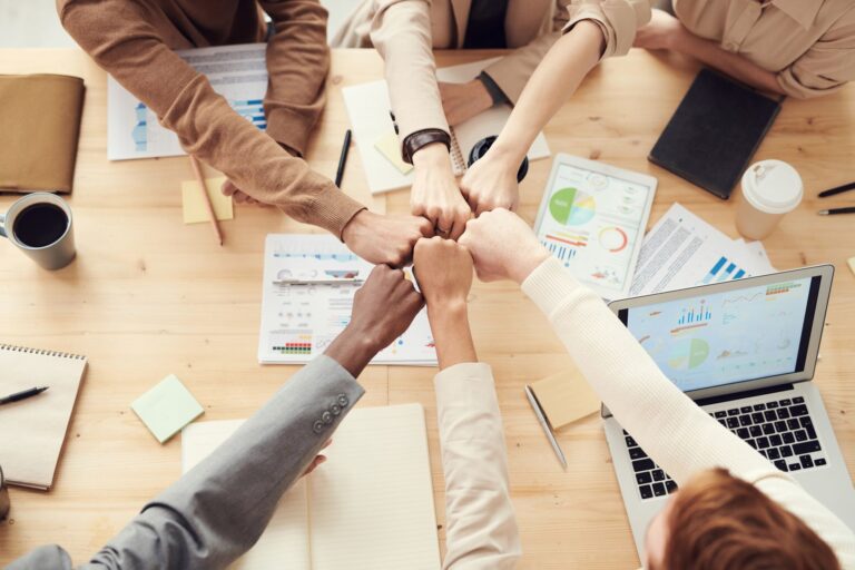 Comment se construire un réseau solide pour développer son activité freelance ?